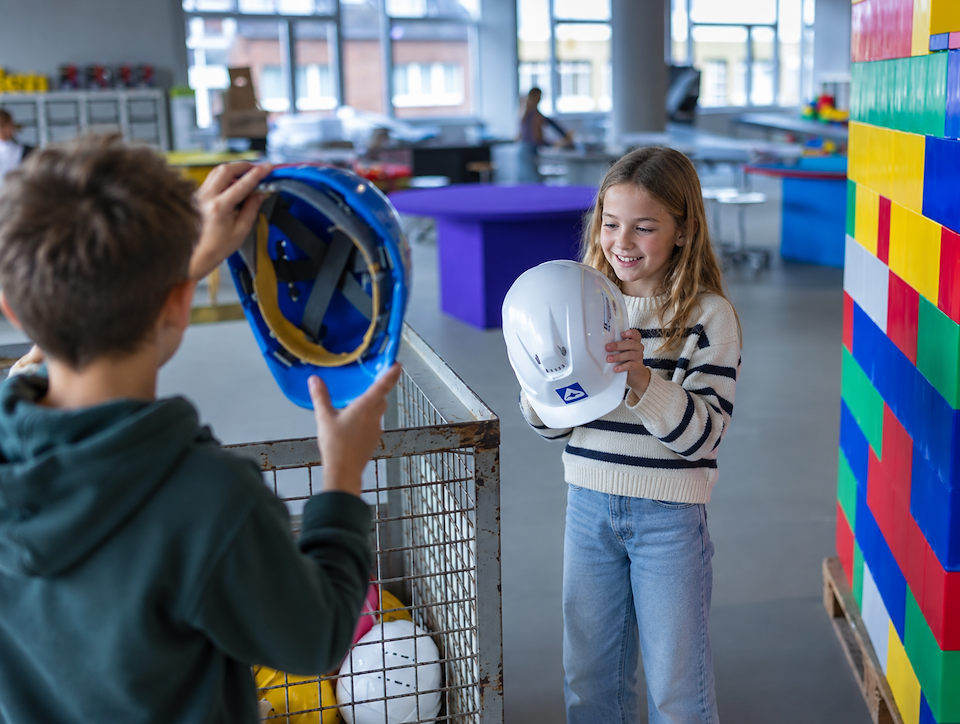 Kinder entdecken spielerisch das Abenteuermuseum